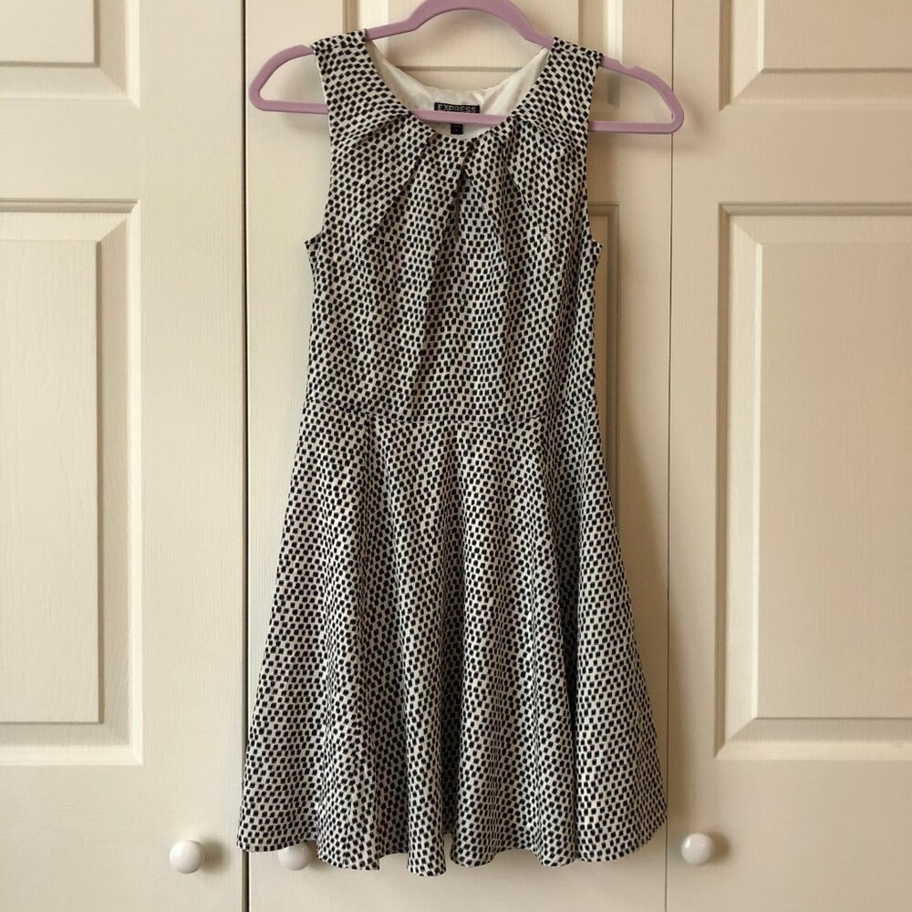 Express tea dress knee length geometric pattern midi sz 2